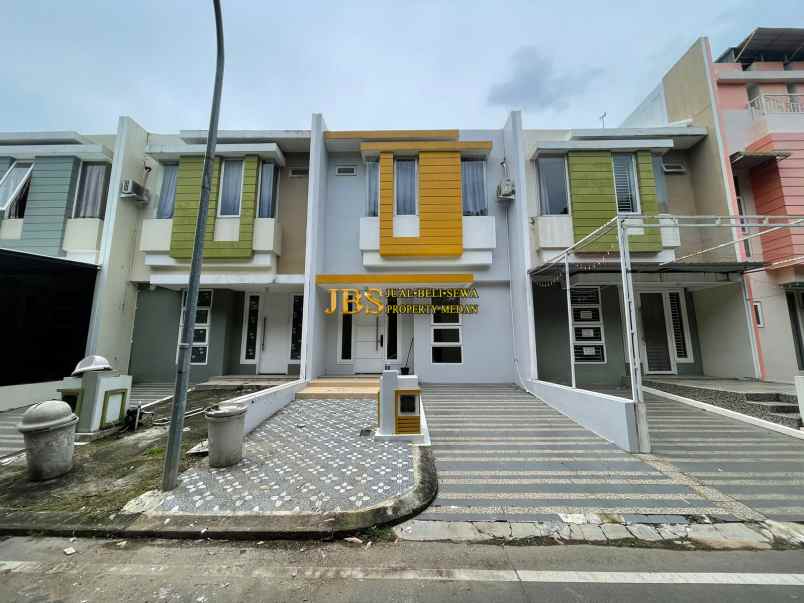 dijual rumah komplek citraland gama