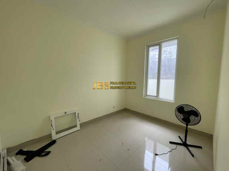 dijual rumah komplek citraland gama