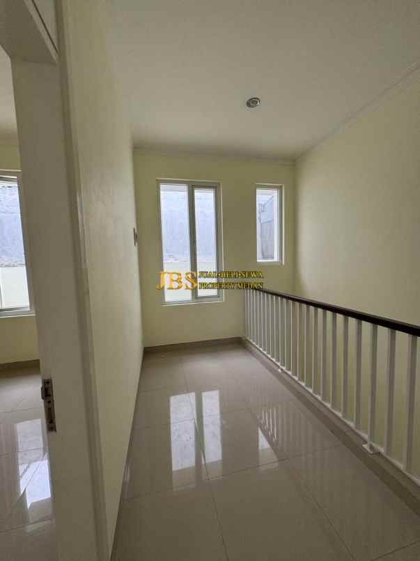 dijual rumah komplek citraland gama