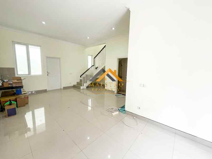 dijual rumah komplek citraland gama