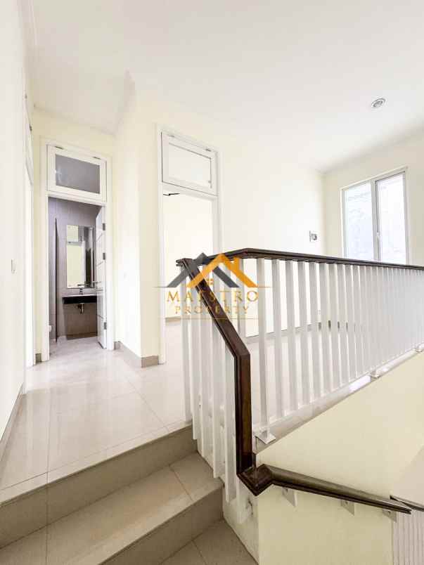 dijual rumah komplek citraland gama