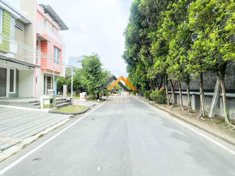 dijual rumah komplek citraland gama