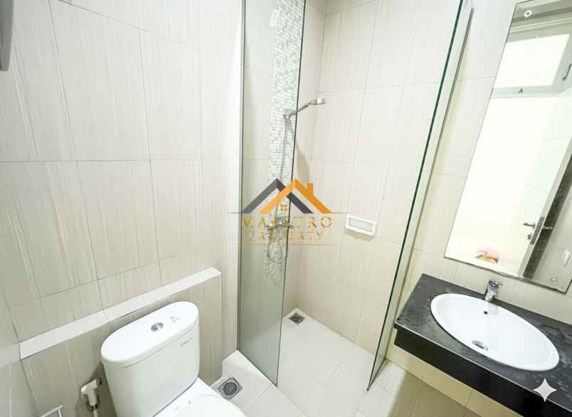 dijual rumah komplek citraland gama