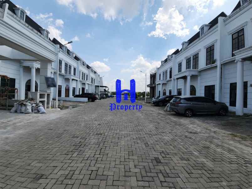 dijual rumah komplek cityview estate