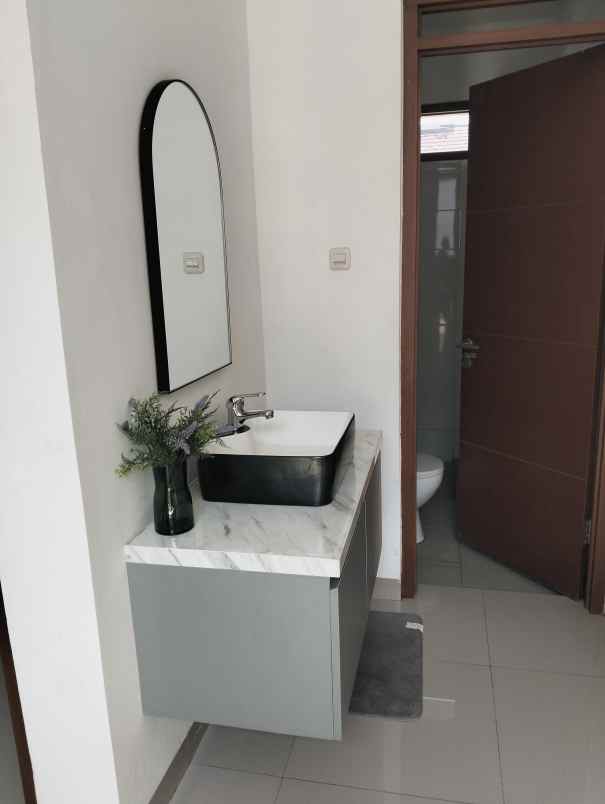 dijual rumah komplek derwati mas