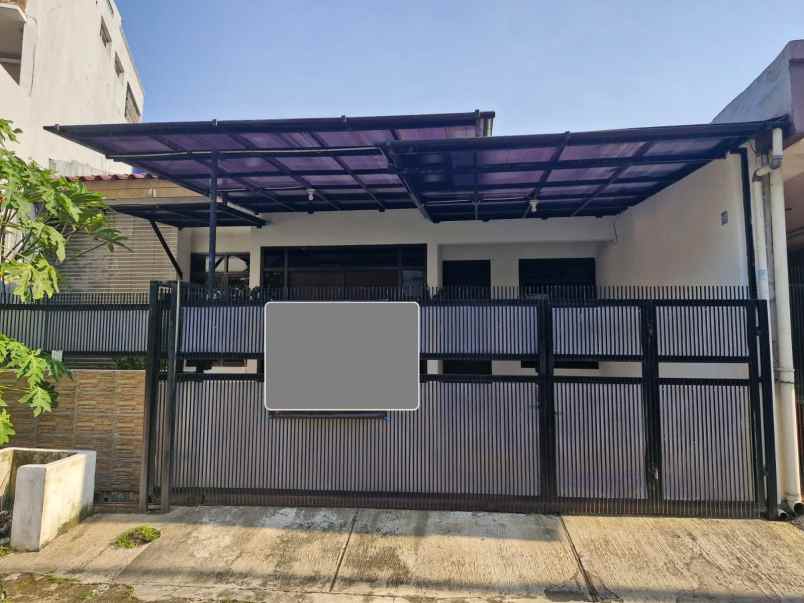 dijual rumah komplek malaka country