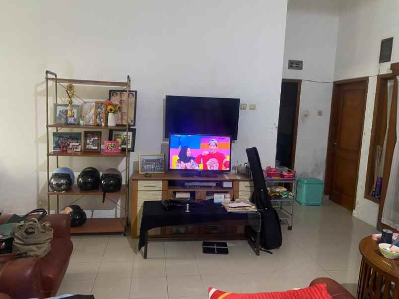 dijual rumah komplek mitra dago