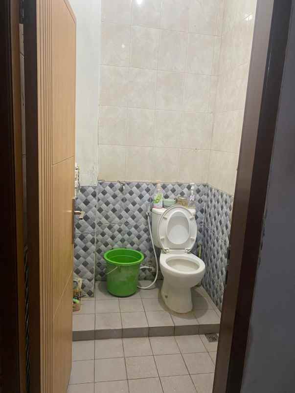 dijual rumah komplek mitra dago