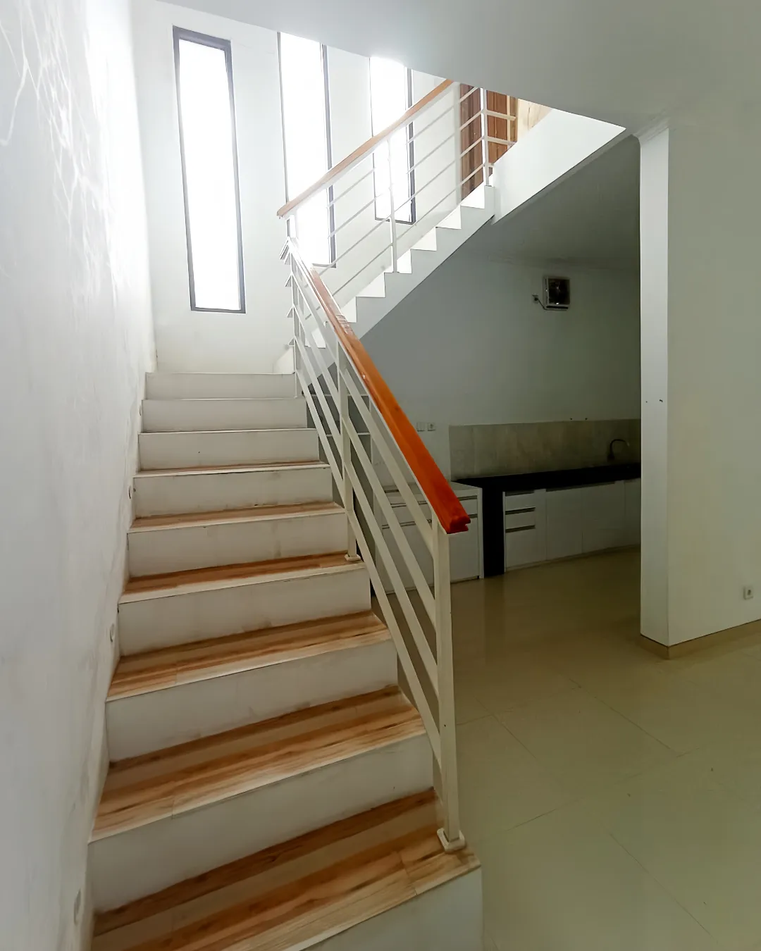 dijual rumah komplek perumahan