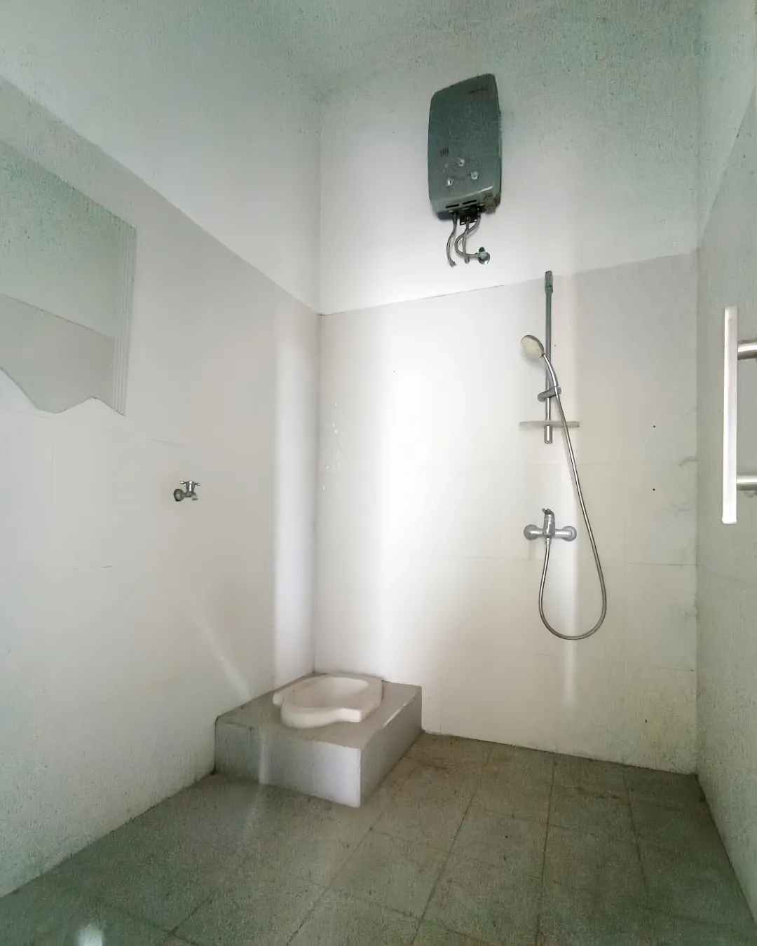 dijual rumah komplek perumahan