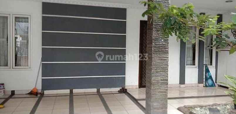 dijual rumah komplek perumahan cluster