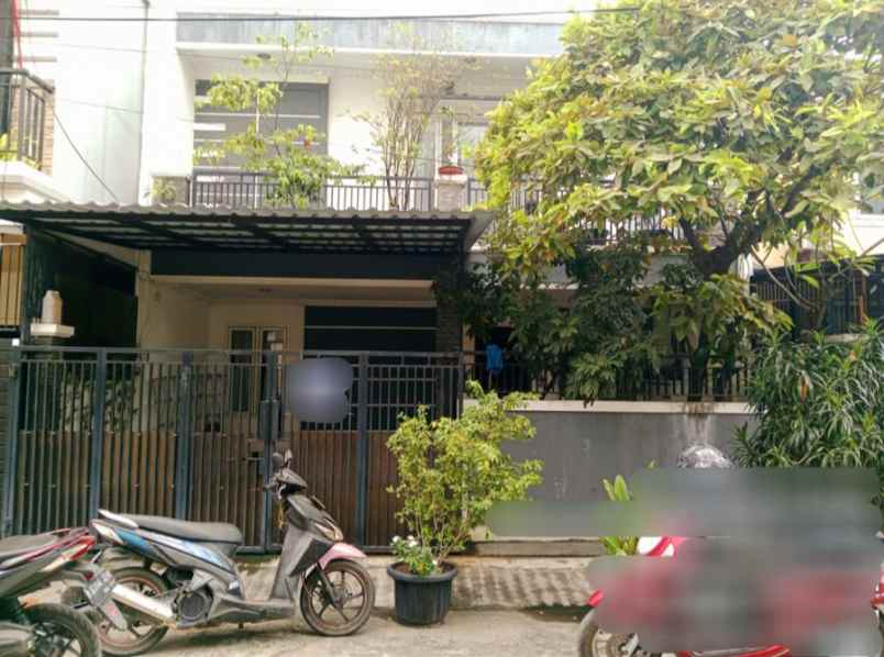 dijual rumah komplek perumahan cluster