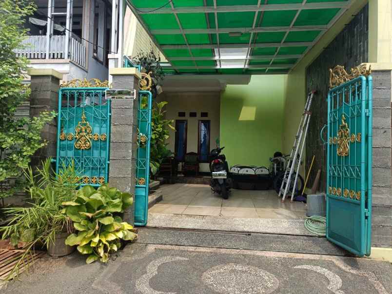 dijual rumah komplek pondok kelapa