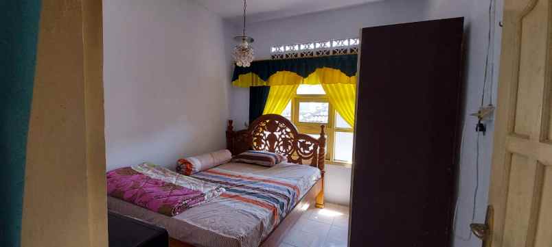 dijual rumah komplek taman ciharendong