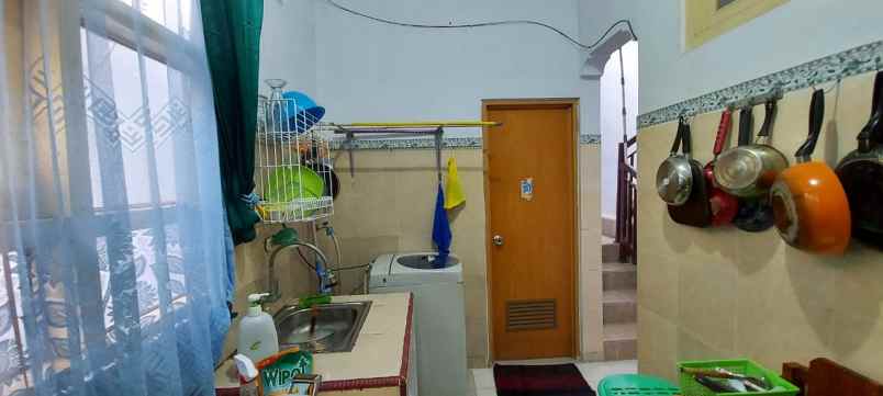 dijual rumah komplek taman ciharendong