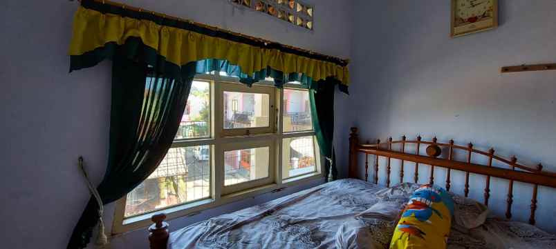 dijual rumah komplek taman ciharendong