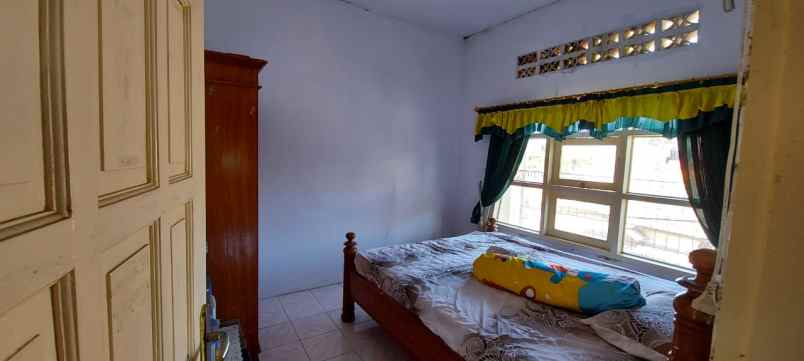 dijual rumah komplek taman ciharendong