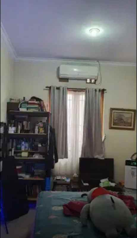 dijual rumah komplek taman harapan baru