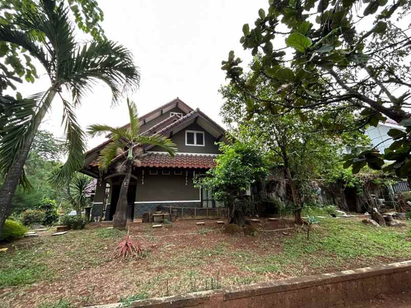 dijual rumah komplek taman sari persada
