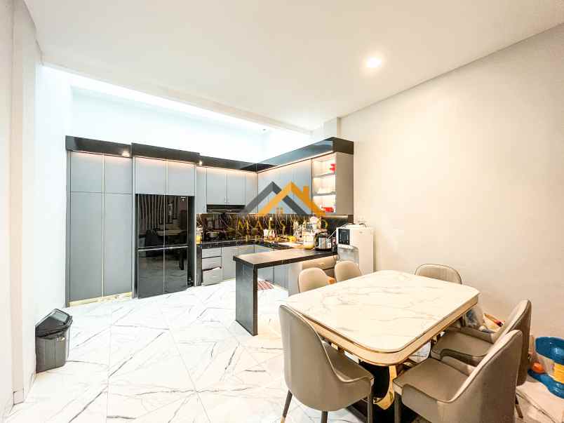 dijual rumah komplek w villas jalan