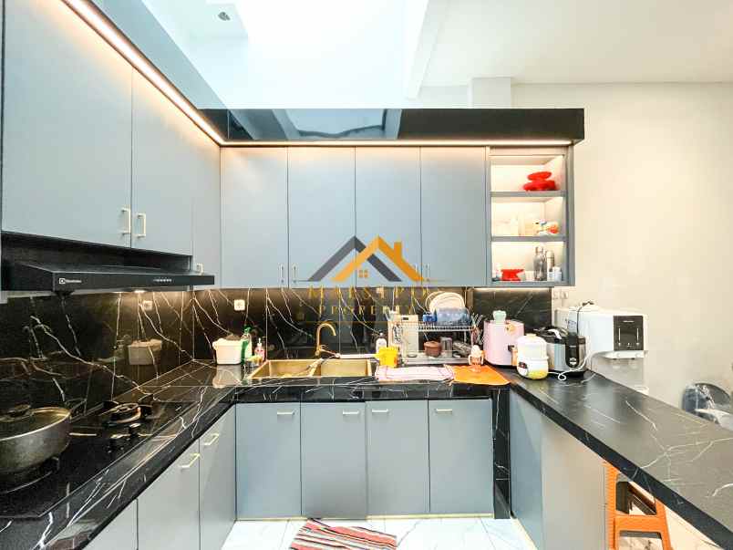 dijual rumah komplek w villas jalan