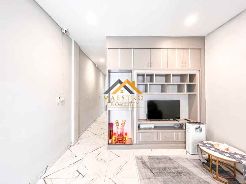 dijual rumah komplek w villas jalan