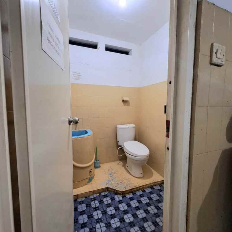 dijual rumah kost gandaria