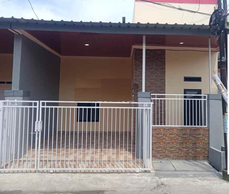 dijual rumah kota harapan indah bekasi