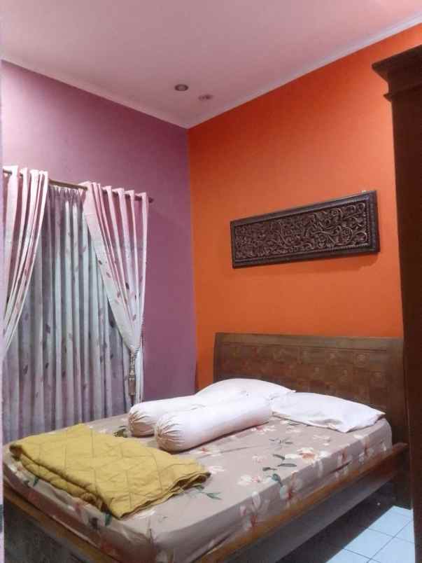 dijual rumah kota mas