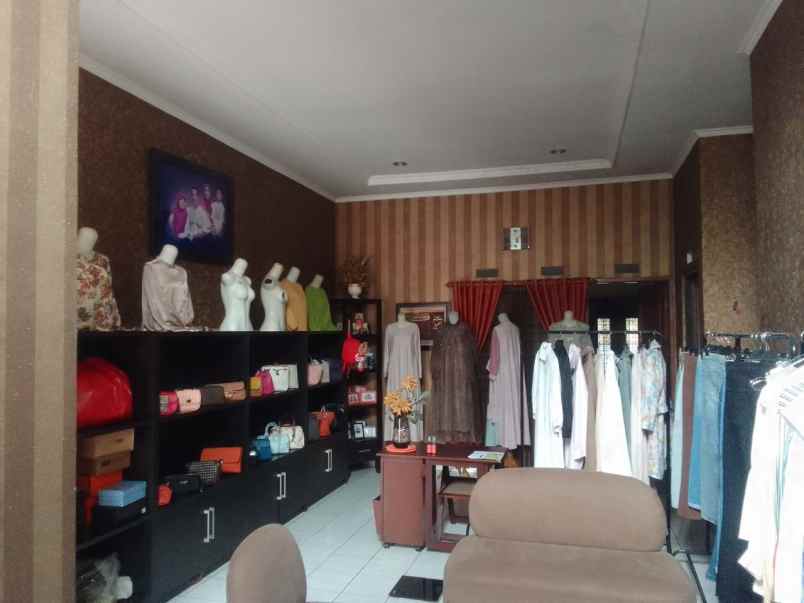 dijual rumah kota mas