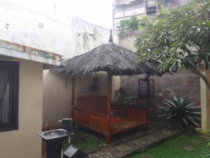 dijual rumah kota mas
