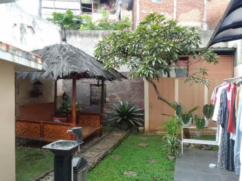 dijual rumah kota mas