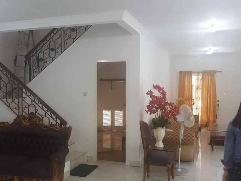 dijual rumah kota wisata cibubur