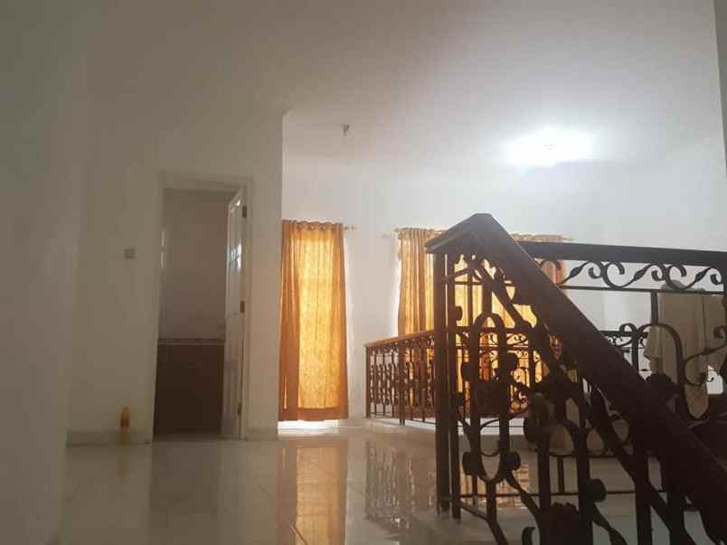 dijual rumah kota wisata cibubur