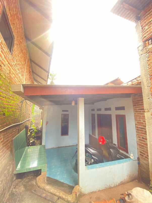 dijual rumah kp cihideung