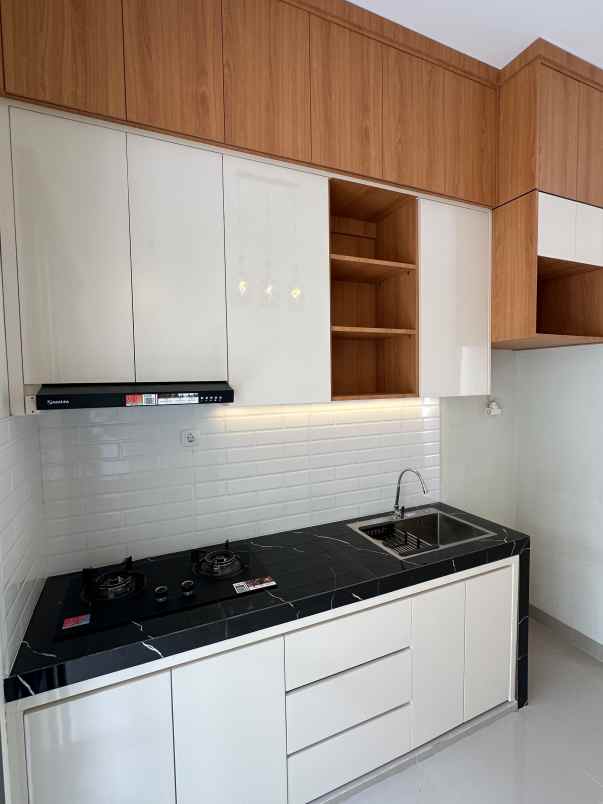 dijual rumah kruwet moyudan