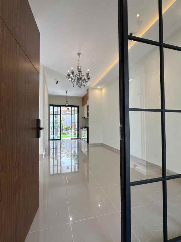 dijual rumah kruwet moyudan