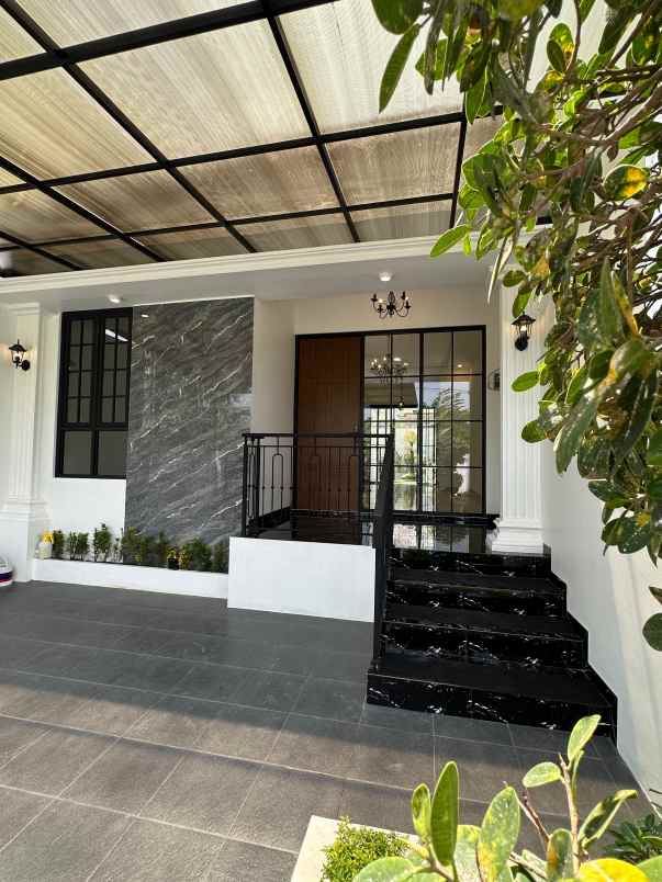 dijual rumah kruwet moyudan