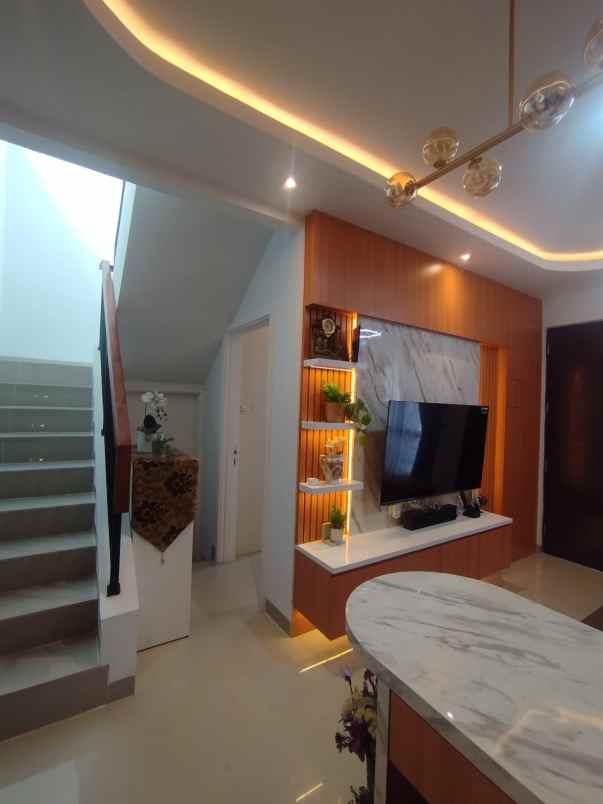 dijual rumah lake veiw cimanggis