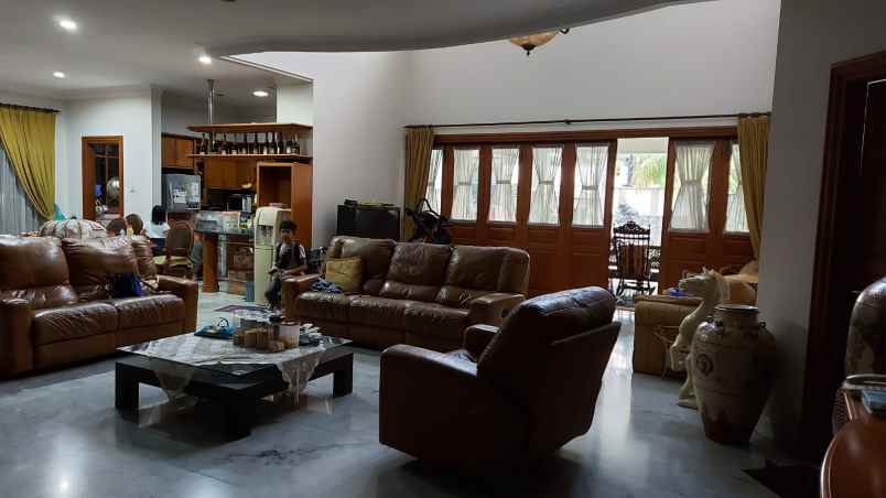 dijual rumah lapangan tembak