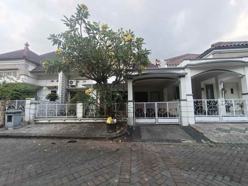 dijual rumah lokasi permata jingga suhat malang