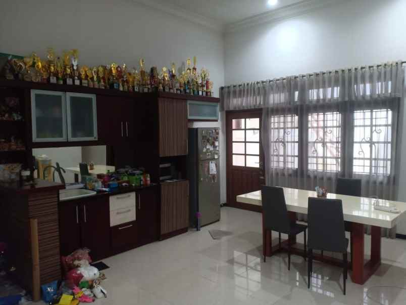 dijual rumah manyar kartika timur sukolilo