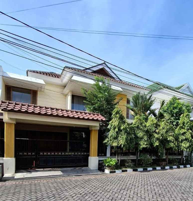 dijual rumah manyar kertoadi