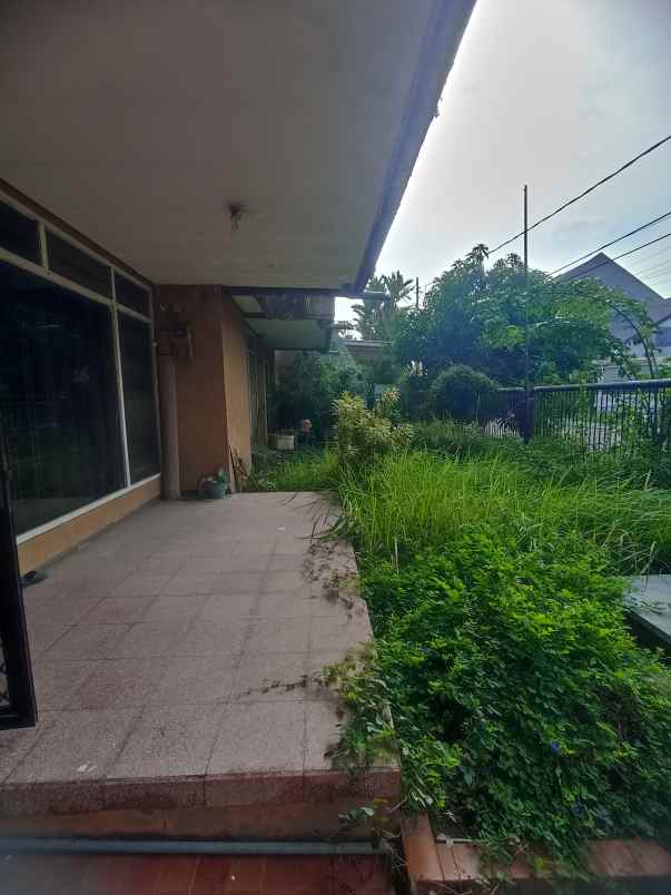 dijual rumah manyar kertoadi