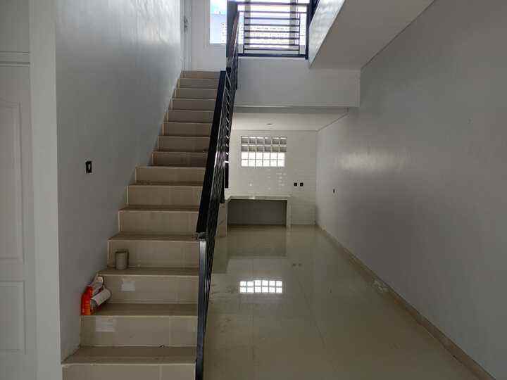 dijual rumah margahayu