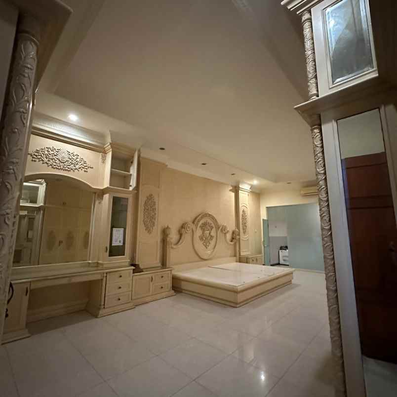 dijual rumah margorejo indah