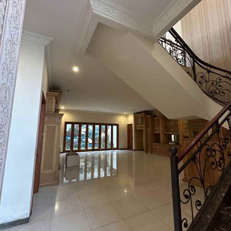 dijual rumah margorejo indah