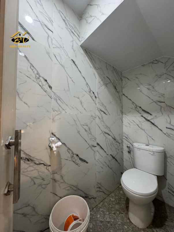 dijual rumah mbv 217