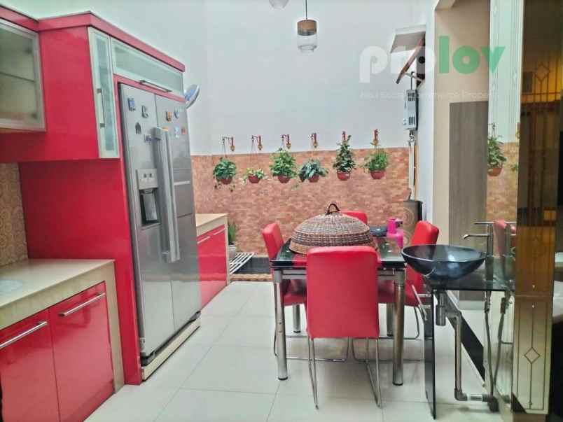 dijual rumah megaraya pasteur