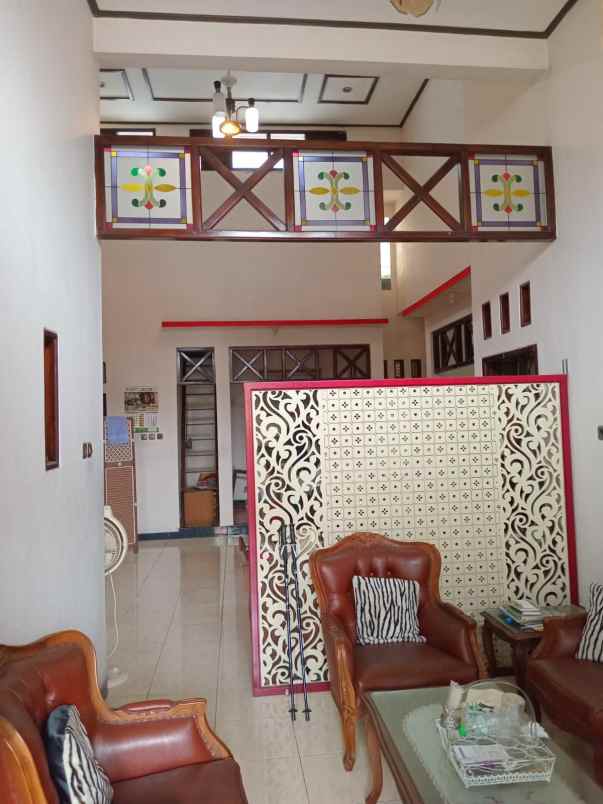 dijual rumah menanggal gayungan